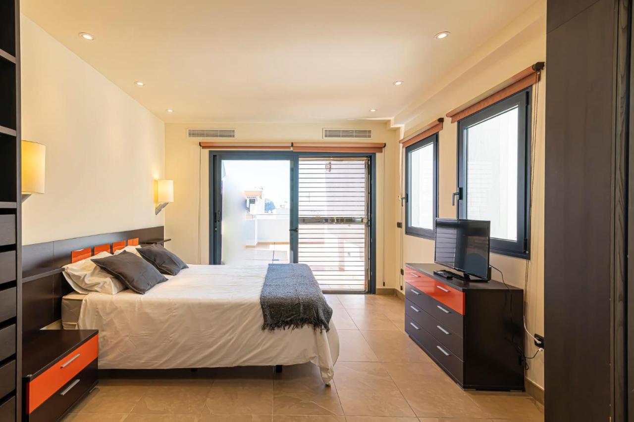 Luxury Holidays Suites, Playa De Los Cristianos Los Cristianos  Bagian luar foto