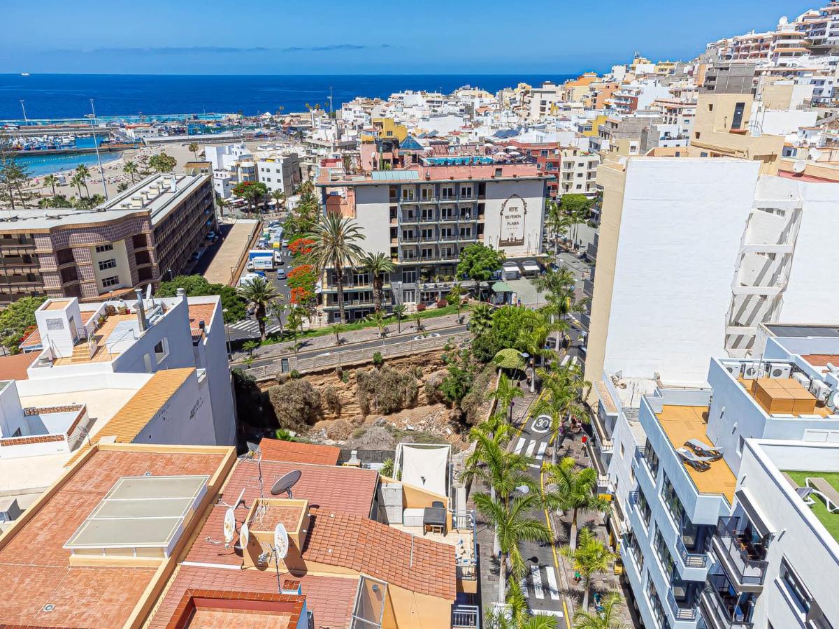 Luxury Holidays Suites, Playa De Los Cristianos Los Cristianos  Bagian luar foto