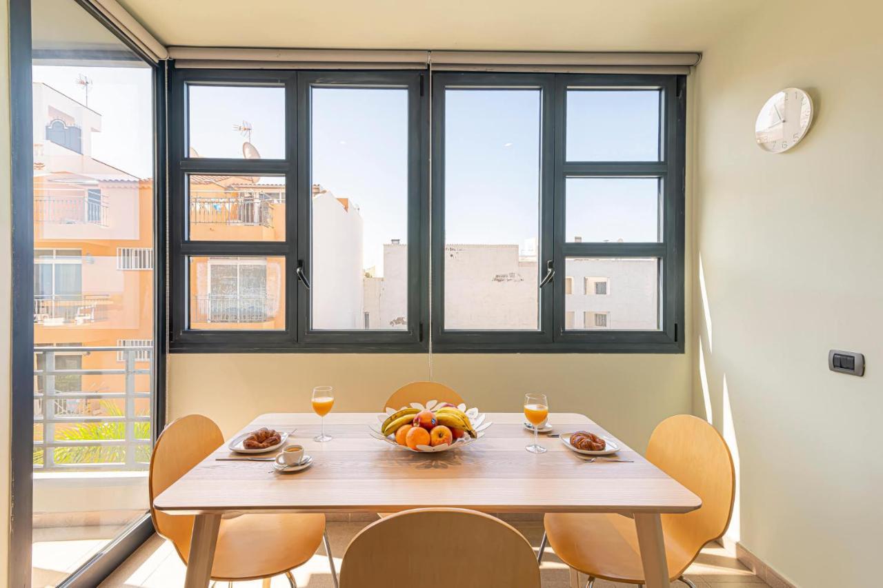 Luxury Holidays Suites, Playa De Los Cristianos Los Cristianos  Bagian luar foto