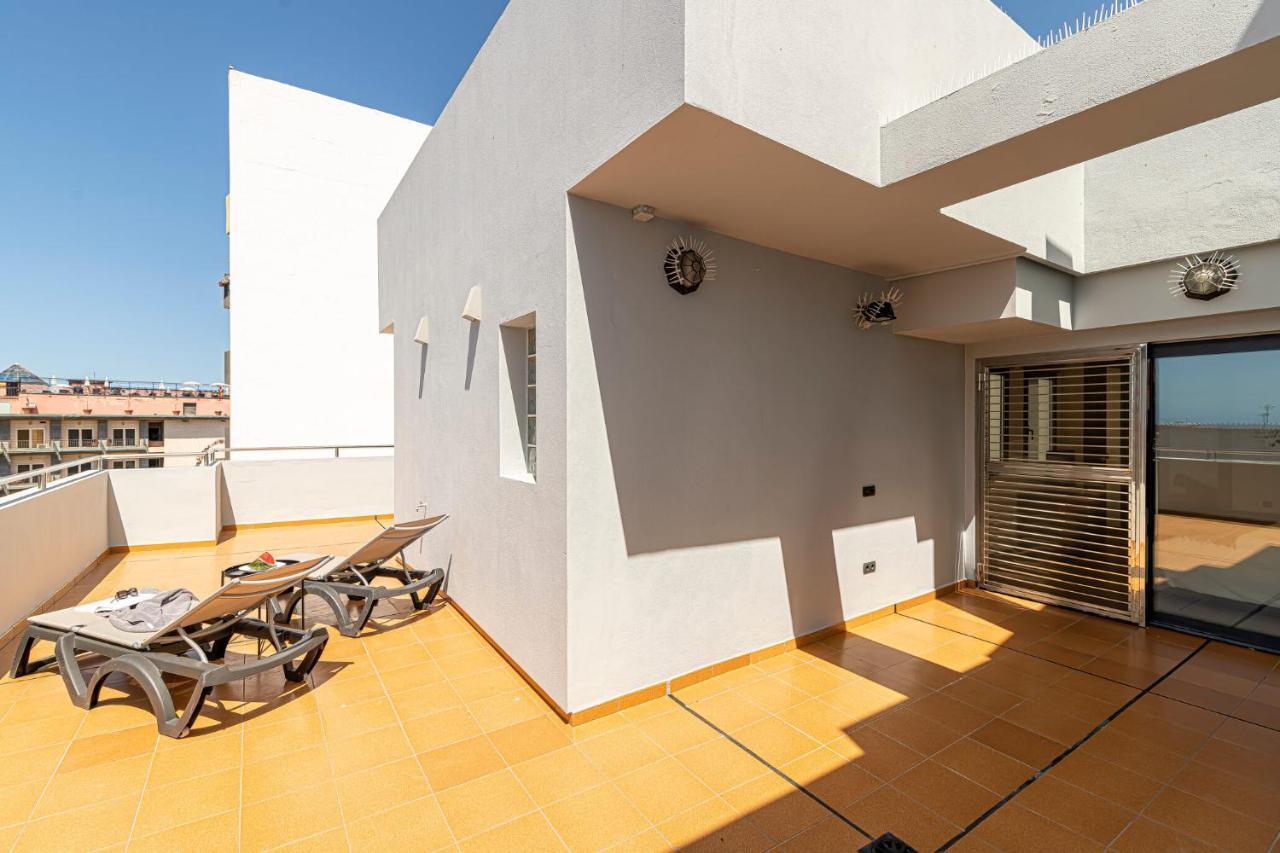 Luxury Holidays Suites, Playa De Los Cristianos Los Cristianos  Bagian luar foto