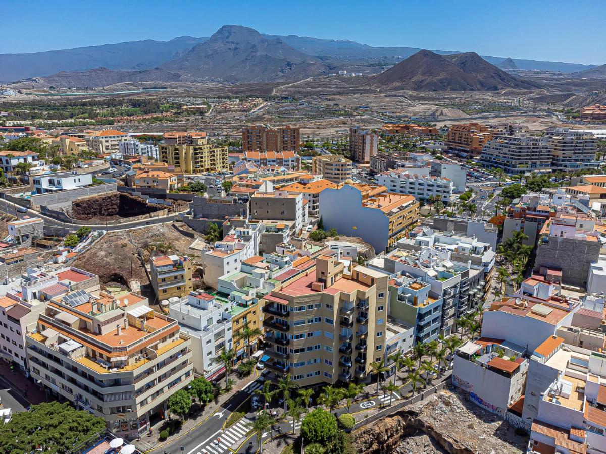 Luxury Holidays Suites, Playa De Los Cristianos Los Cristianos  Bagian luar foto