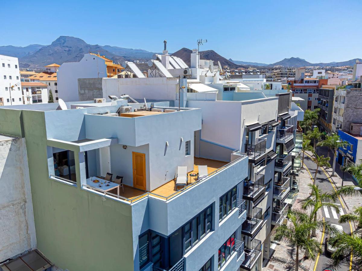 Luxury Holidays Suites, Playa De Los Cristianos Los Cristianos  Bagian luar foto